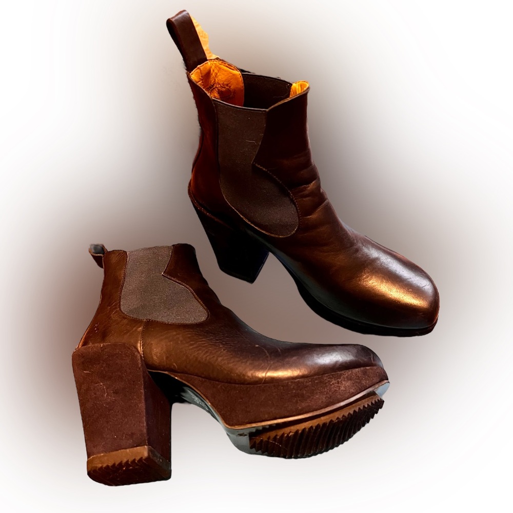 John Fluevog Prepare 2.0 Chelsea Tracker size 11 in wonderful condition. - Picture 3 of 15